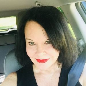 Meet your Posher, Deborah